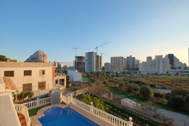 INCREÍBLE VILLA FAMILIAR EN LA MEJOR ZONA — 35