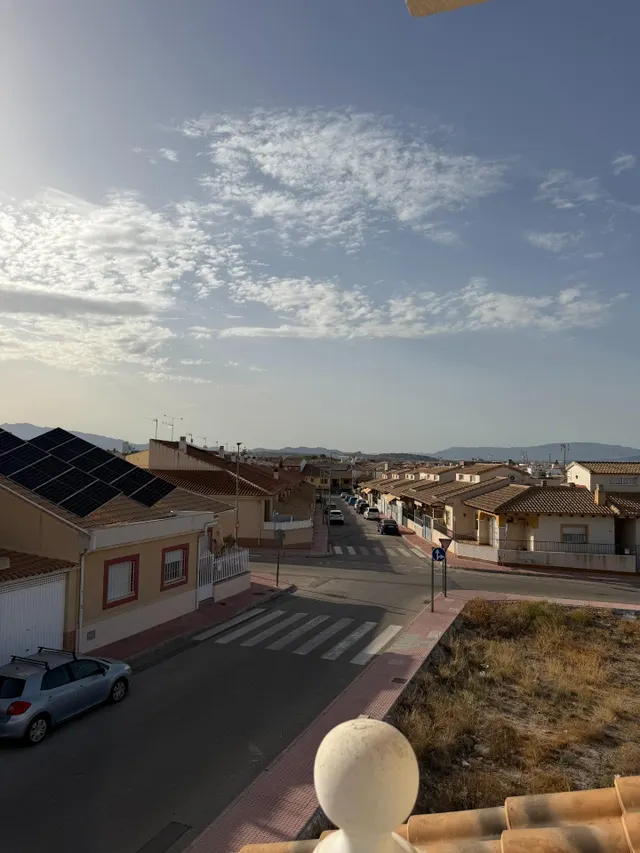 Dúplex familiar con 20 placas solares — 39