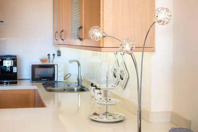 Atractivo apartamento de 2 dormitorios con amplia terraza en monte carrera. impresionantes vistas al mar. trastero y plaza de garaje. piscina comunitaria climatizada. — 16