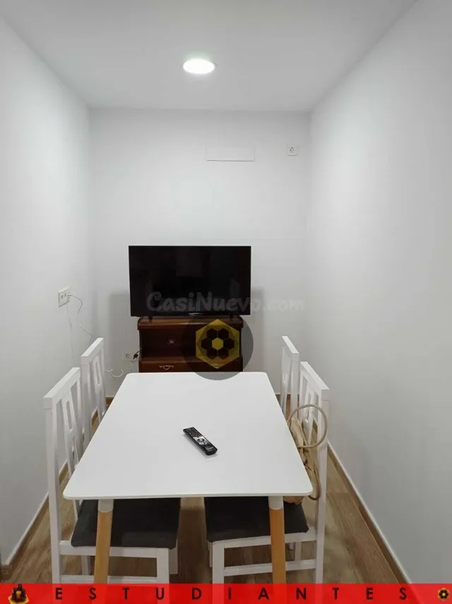 EST/ Piso en alquiler para ESTUDIANTES con CUATRO dormitorio - foto 4