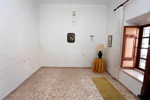 Casa de pueblo 4 habitaciones, planta baja con patio, garaje y gran potencial en La Palma — 5