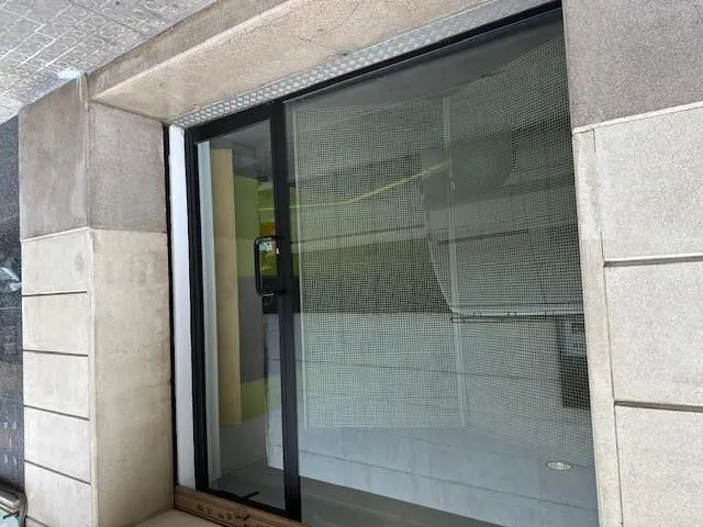 ALQUILER EN MANRESA DE DESPACHO EN PLANTA BAJA A PIE DE CALLE — 17