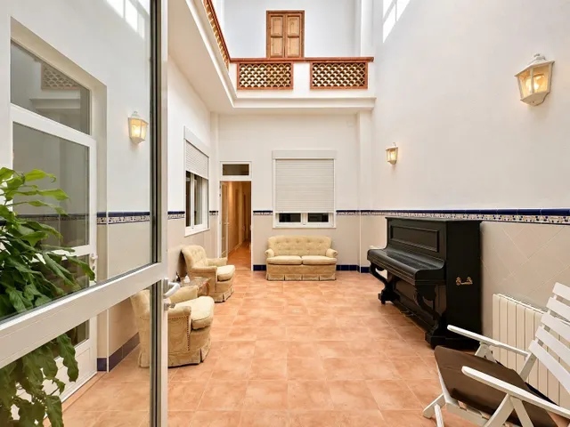 Casa señorial en el casco histórico de Carlet | 360 m2 y 3 plantas — 10