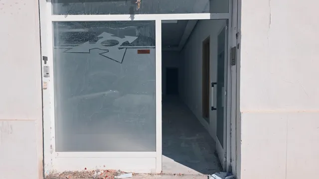 Se vende comercial, Calle Escalante, Valencia — 13