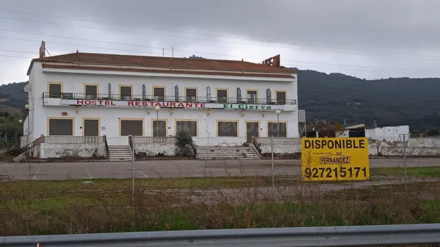 Ocasión Hostal en venta en El Ciervo en N-521(Aliseda)