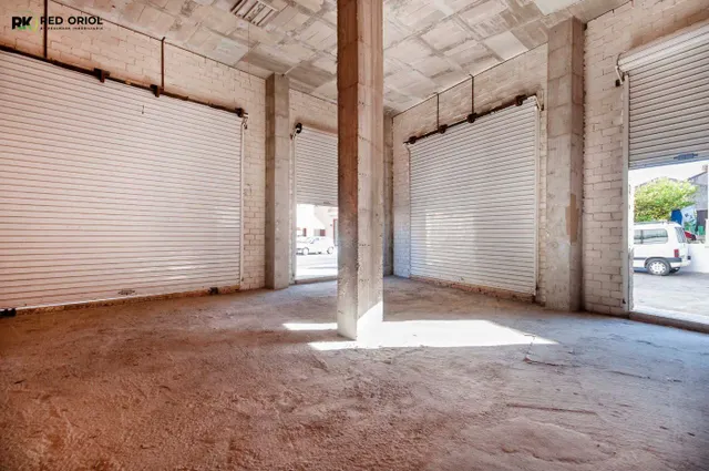 SE ALQUILA AMPLIO LOCAL COMERCIAL EN EL RAIGUERO DE BONANZA. — 18