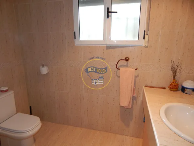 CHALET CON PISCINA Y VISTAS PRIVILEGIADAS. — 17