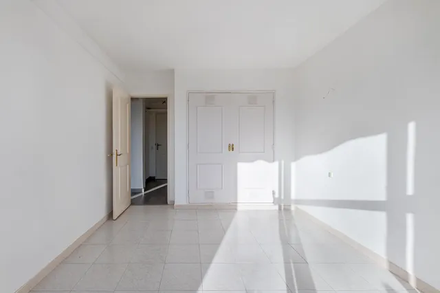 Piso con vistas al mar y gran potencial en Benalmádena — 13