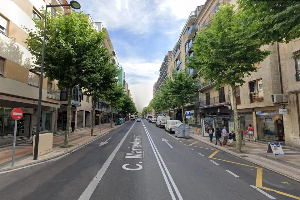 VENTA DE LOCAL EN RENTABILIDAD EN EL PRIMER TRAMO DE MARÍA AUXILIADORA.