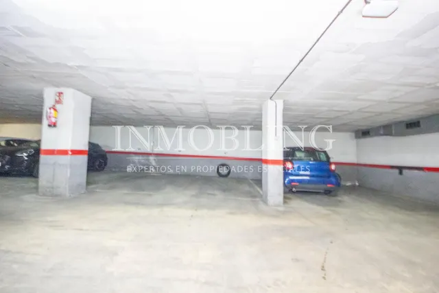 Plaza de parking en calle Moratín — 6