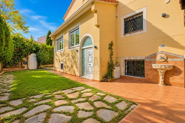 Chalet independiente a 100 m del mar con jardín y piscina en Cabo de las Huertas. — 17