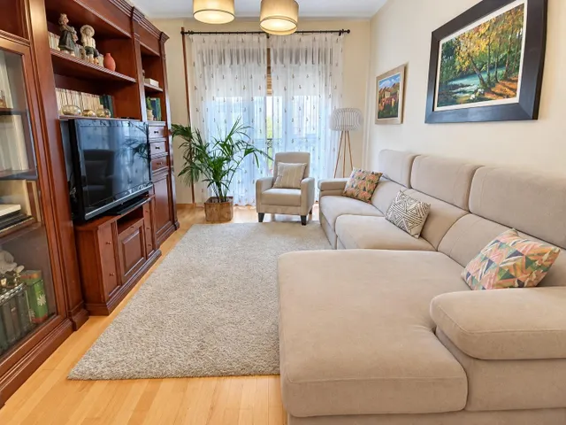 ¡MAGNIFICA VIVIENDA AMUEBLADA EN ALQUILER EN CALLE ALTAMIRA! - foto 2