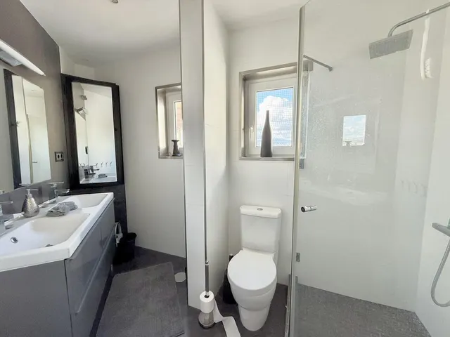 Ático con amplia terraza de 154 m2 y vistas panorámicas en los boliches, Fuengirola — 18