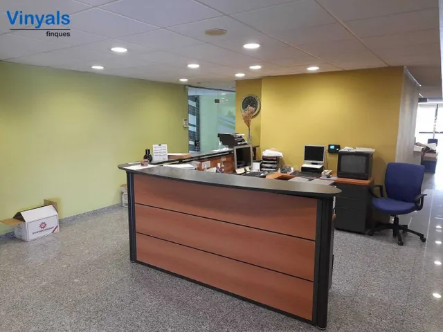 Espectaculares Oficinas con mucha luz