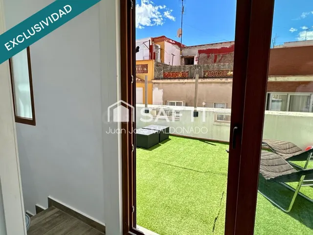 Tu refugio moderno en el corazón de Benicarló: Espacio, diseño y una terraza para soñar. — 13