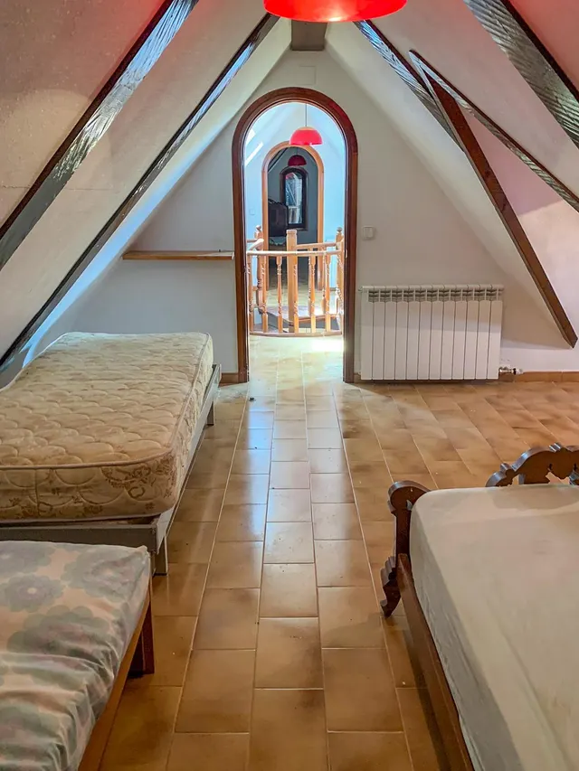 Finca rústica singular en parcela de 2.296 m2 con piscina, amplio garaje y pista de tenis. — 17