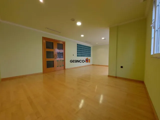 PISO EN TERCERA PLANTA EN BUEN ESTADO. CENTRO!! — 2
