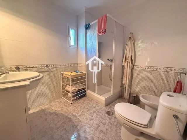 Chalet independiente en venta en Alicante, 2762m2, 5 habitaciones, 3 baños, zona de san vicente del raspeig — 41