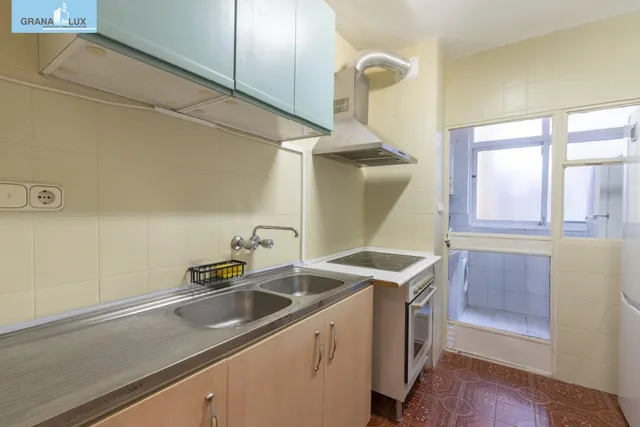 Piso ideal para inversión con alta rentabilidad junto a facultades de  Cartuja en Granada — 27