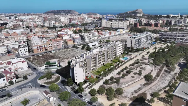 Residencial de nueva construcción en Alicante, con vistas abiertas a la ciudad — 13