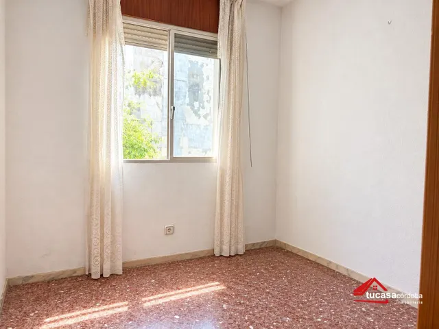 PISO EN VENTA EN SANTA ROSA – 4 DORMITORIOS, 2 BAÑOS Y TERRAZA — 7