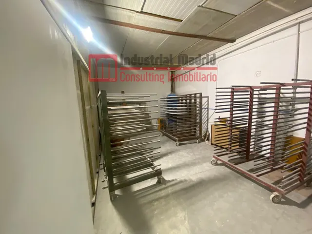 Nave industrial 887m² en venta - Zona Industrial — 22