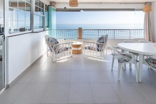 APARTAMENTO FRONTAL AL MAR Y COMPLETAMENTE REFORMADO - foto 5