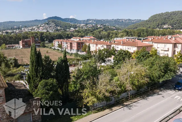 Solar edificable + masia para reformar — 22