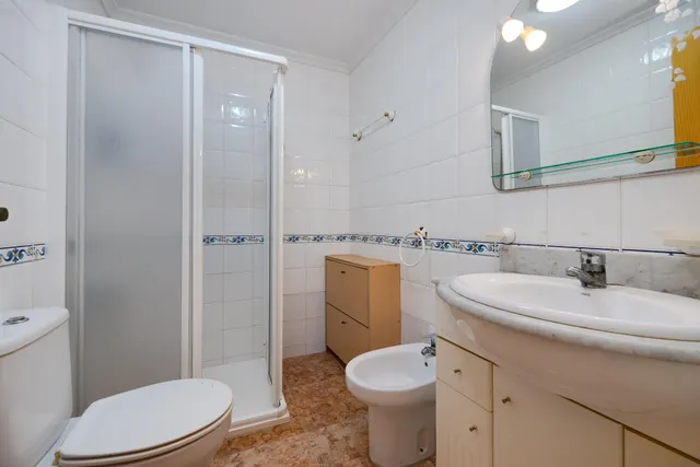 Apartamento de 1 dormitorio con orientación este en el centro de Torrevieja!!! — 10