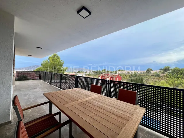 CHALET INDEPENDIENTE COMPLETAMENTE REFORMADO CON PISCINA, GARAJE Y VISTAS DESPEJADAS — 19
