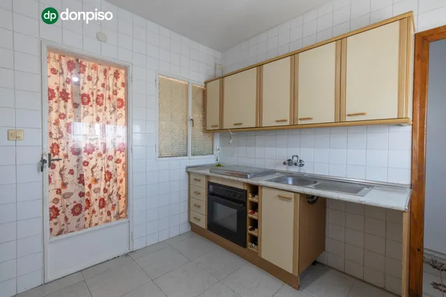 Edificio con gran potencial de inversión en La Zubia — 31