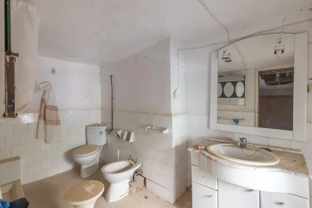 CASA PARA REFORMAR, MÁS TERRENO DE 250M2 — 19