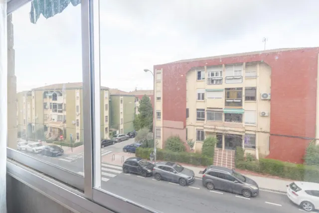 Piso ideal para inversión con alta rentabilidad junto a facultades de  Cartuja en Granada — 24