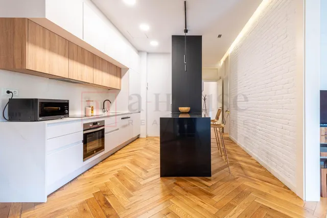 Piso reformado, listo para entrar a vivir con balcones y todo exterior en la nova esquerra de l' eixample — 10