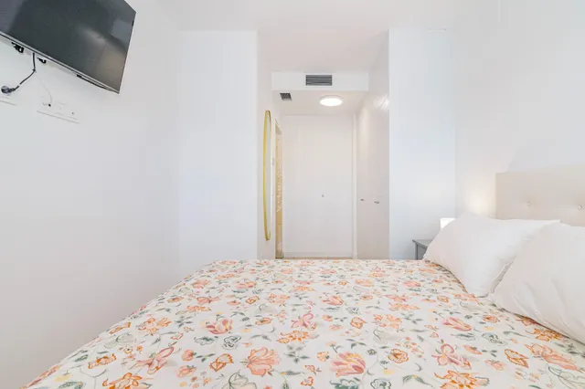 Apartamento premium de gran calidad de 1 dormitorio en torre noga del barrio de albayda con una terraza con vistas panoramicas — 13