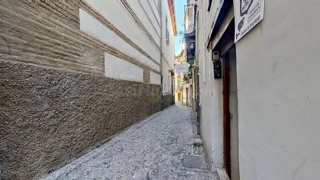 Edificio turístico con cambio de uso a Hostal — 24