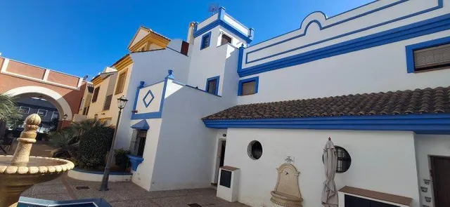 PRECIOSO DÚPLEX ADOSADO ESTILO MEDITERRÁNEO — 28