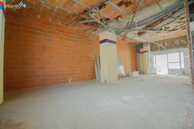 SE VENDE LOCAL COMERCIAL EN SINFORIANO MADROÑERO. inversión segura!! — 5
