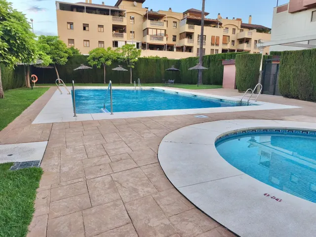 BAJO DE 3 DORMITORIOS CON TERRAZA DE 25 M2, PATIO, GARAJE, TRASTERO Y PISCINA EN MARÍA LA JUDÍA — 33