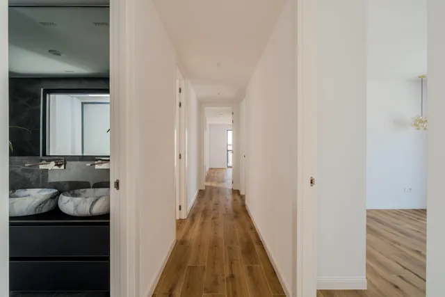 Chalet Pareado de Diseño Vanguardista con Piscina y Máxima Eficiencia Energética en El Bosque — 35