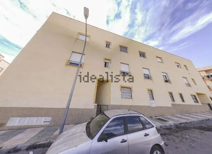 Piso en venta con plaza de garaje en Vícar