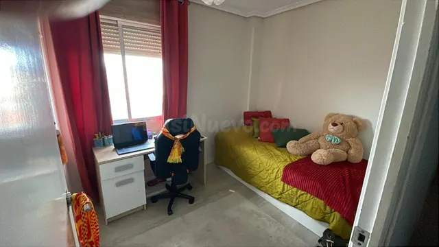Piso en Alquiler en LLopis - foto 4