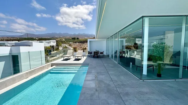 Villa de lujo de 3 dormitorios, ascensor y piscina privada e - foto 3