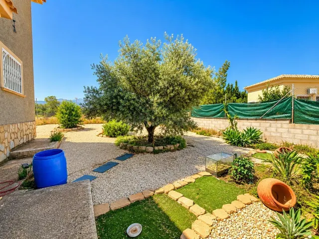 Villa independiente con piscina en El Moralet (Alicante) | P - foto 5