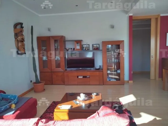 CHALET  INDEPENDIENTE EN URBANIZACION DE VILLAMAYOR — 35