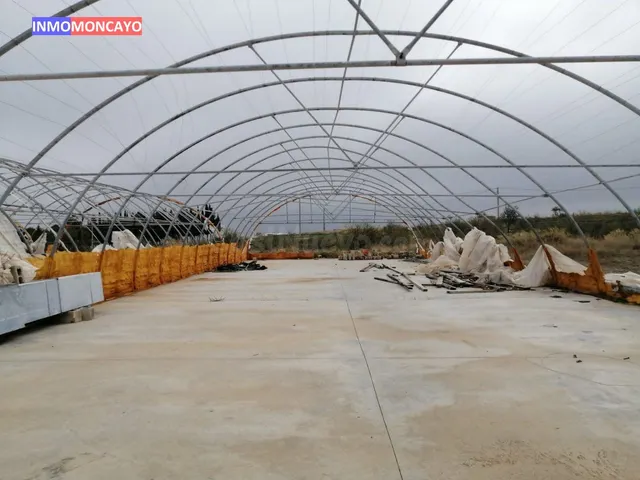 SE VENDE PARCELA CON LUZ Y AGUA EN TARAZONA - foto 5