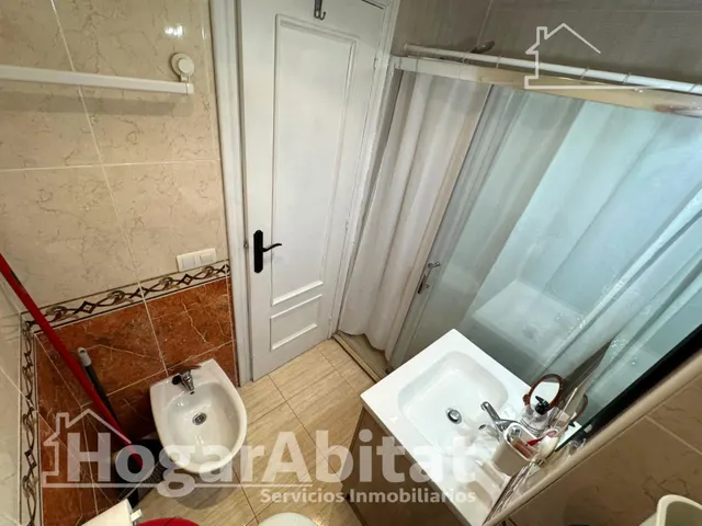 EXTERIOR EN RESIDENCIAL CON TERRAZA, GARAJE, TRASTERO Y PISCINA — 16