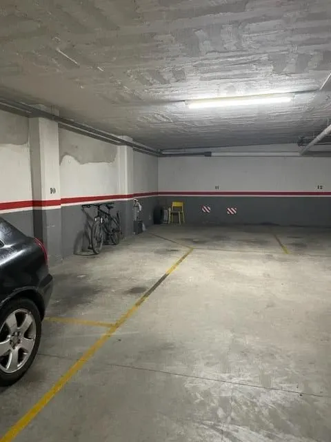 PÀRQUING EN VENDA A IGUALADA - POBLE SEC - AVDA. BALMES — 2
