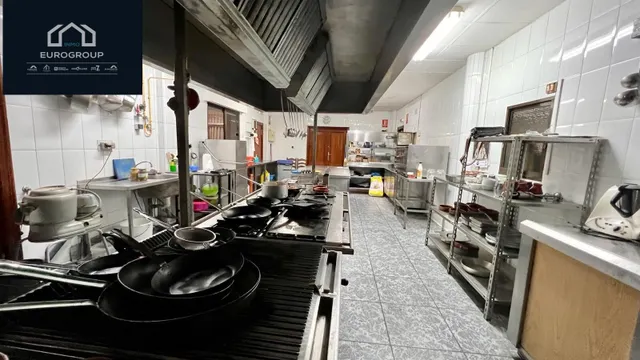 Se vende Hotel de 2 Estrellas , con 20 habitaciones en Murcia .www.euroloix.com — 33