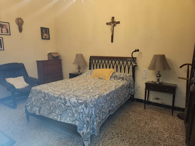 CASA SOLA EN UN LUGAR EMBLEMÁTICO — 17
